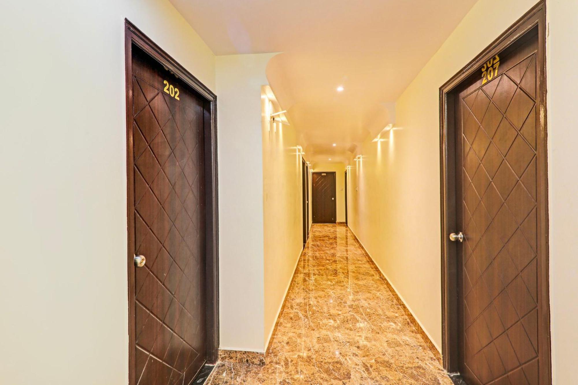 Super O Kathauta Jheel Malhaur Gomti Nagar 3* Lucknow